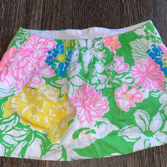 Lilly Pulitzer size 4 girls skort minimal fading - Picture 4 of 5